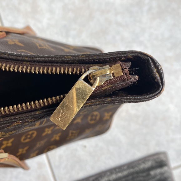 Authentic Louis Vuitton Monogram Cabas Mezzo Tote - Picture 15 of 16